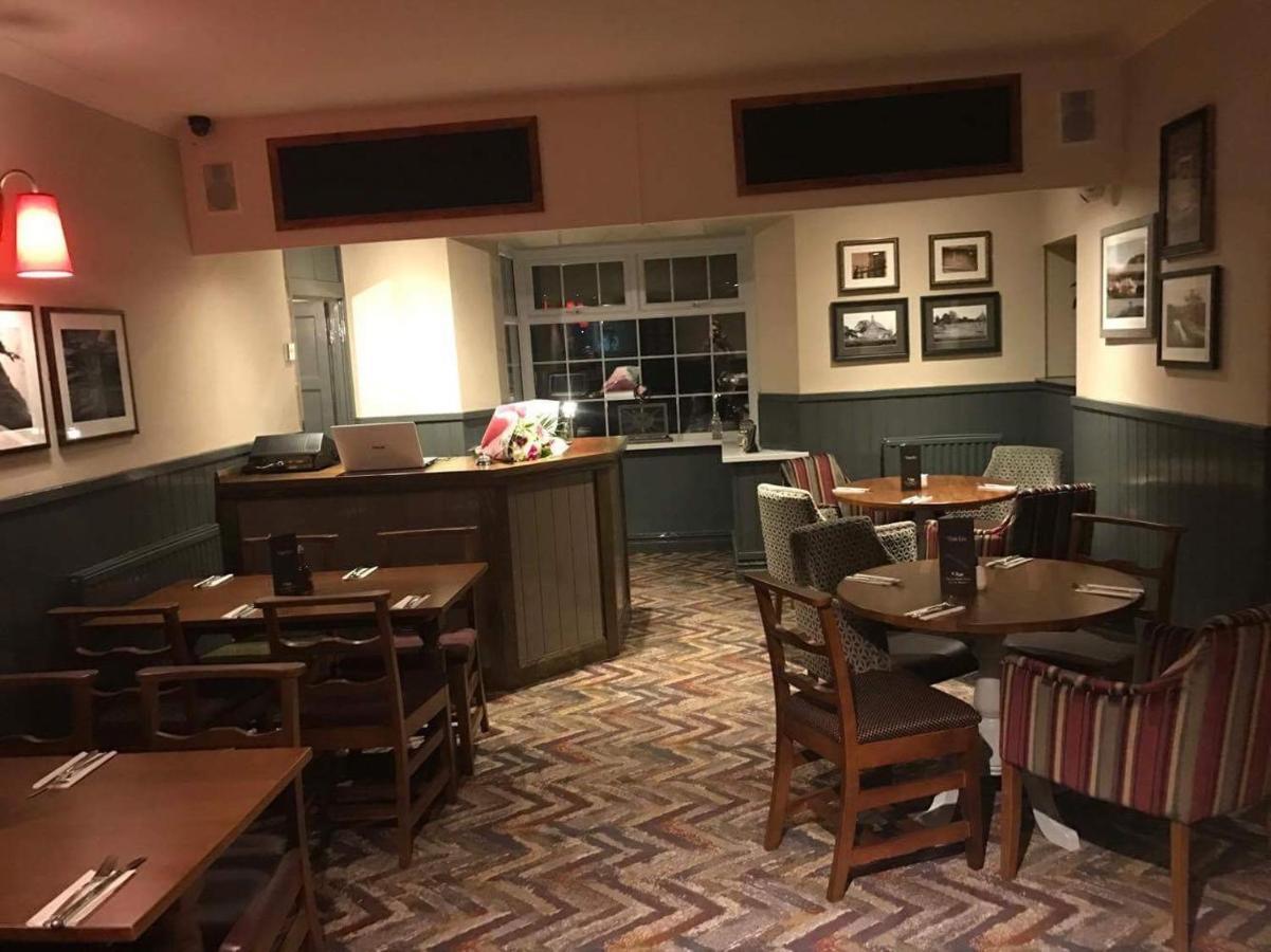 The Ynyscedwyn Arms Hotel Swansea Exteriér fotografie