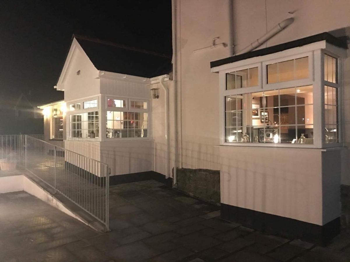 The Ynyscedwyn Arms Hotel Swansea Exteriér fotografie